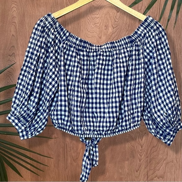 🎁 3 for $30 FOREVER 21 gingham off the shoulder cropped top with tie front - Picture 4 of 8